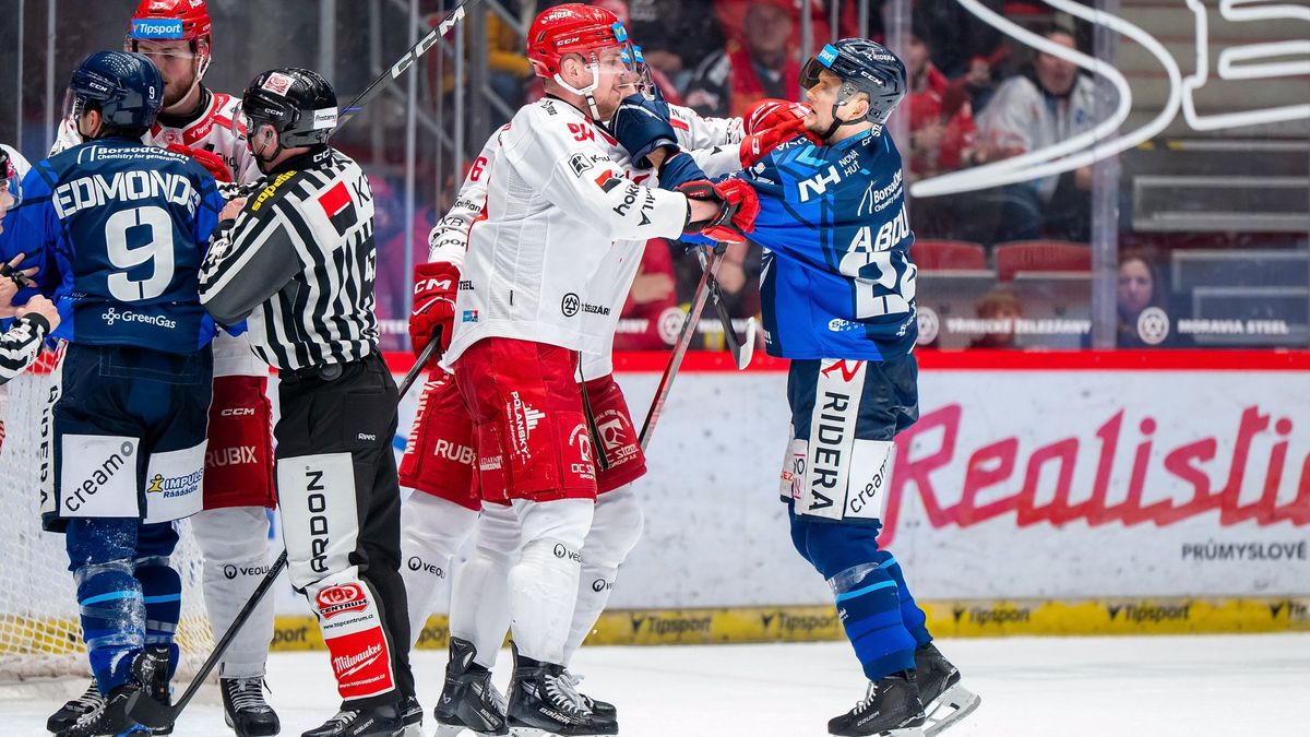 Abdul na roztrhání. Derby v Třinci dohrával v sešitém dresu. Trochu jsme ho rozpárali, smál se Nestrašil